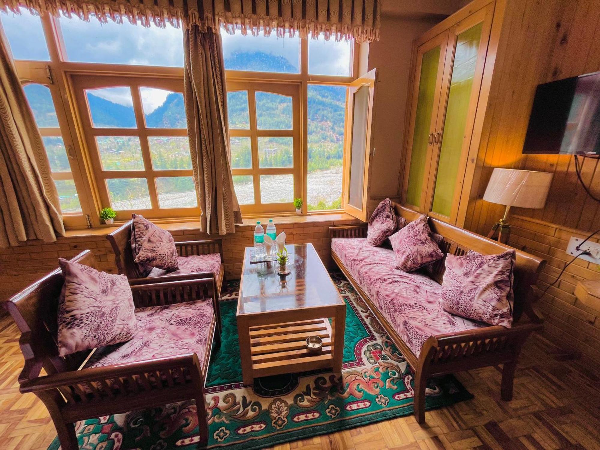 Snow Clad Riverview Hotel & Resort, Manali Zewnętrze zdjęcie