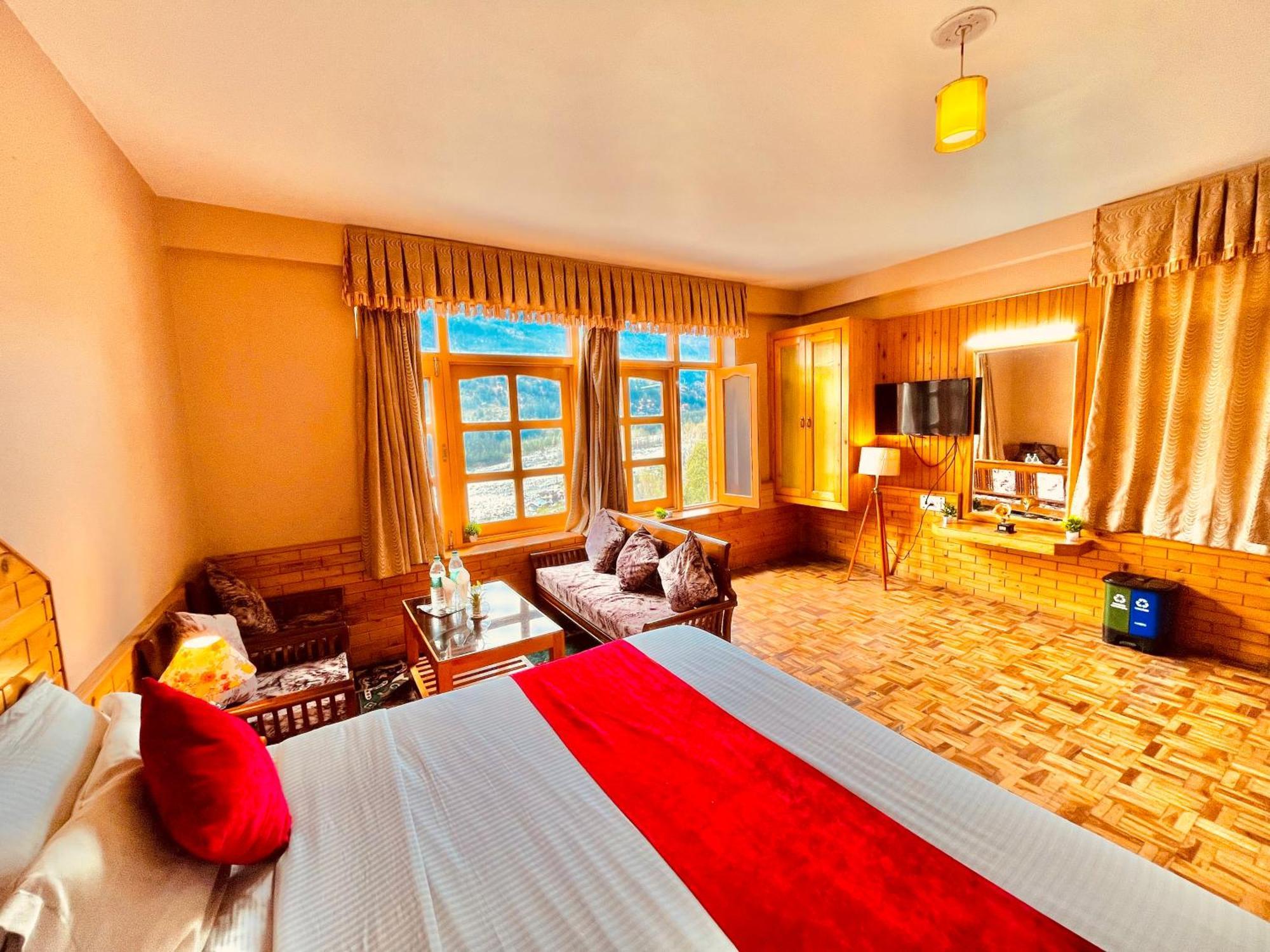 Snow Clad Riverview Hotel & Resort, Manali Zewnętrze zdjęcie