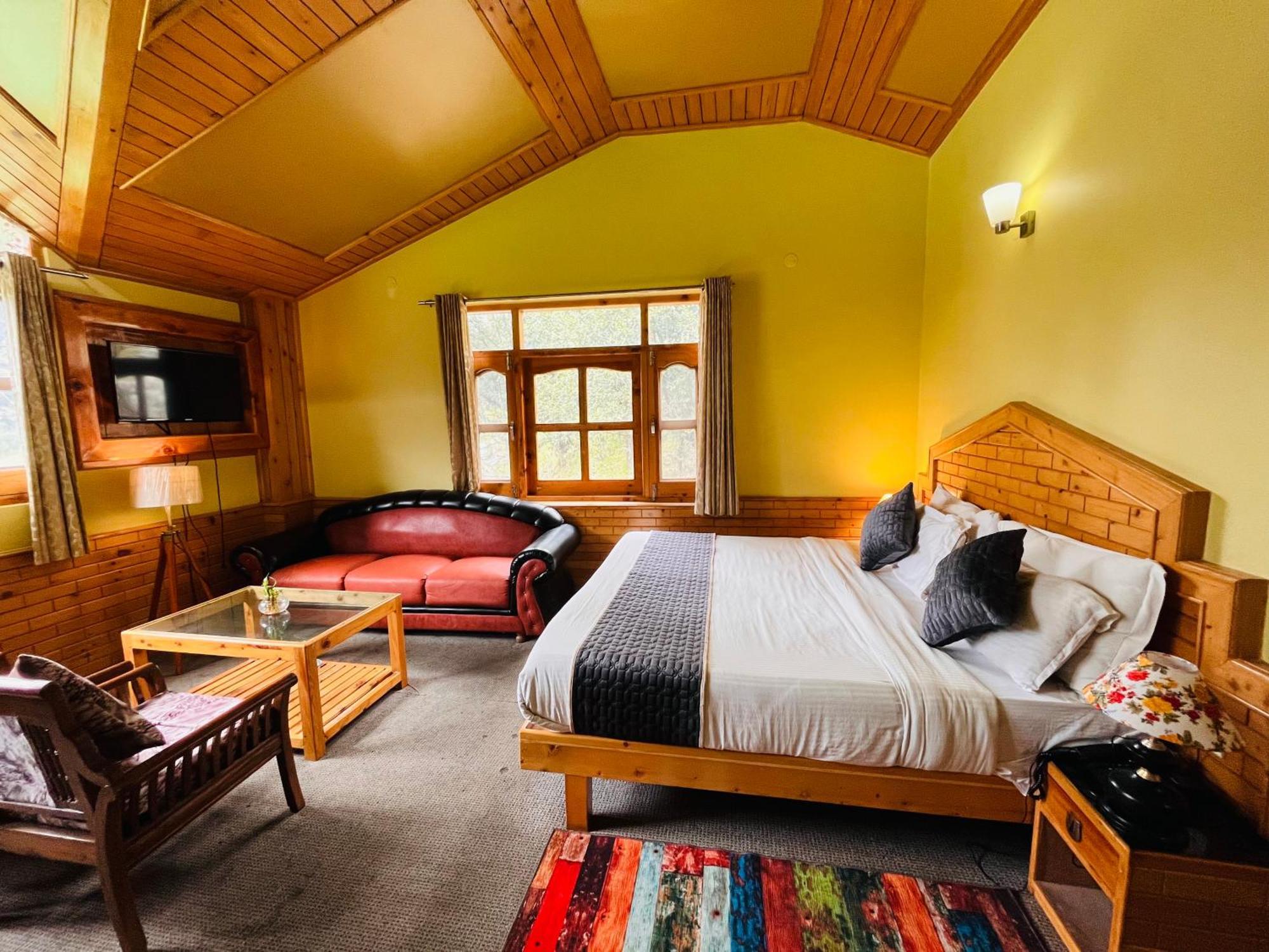 Snow Clad Riverview Hotel & Resort, Manali Zewnętrze zdjęcie