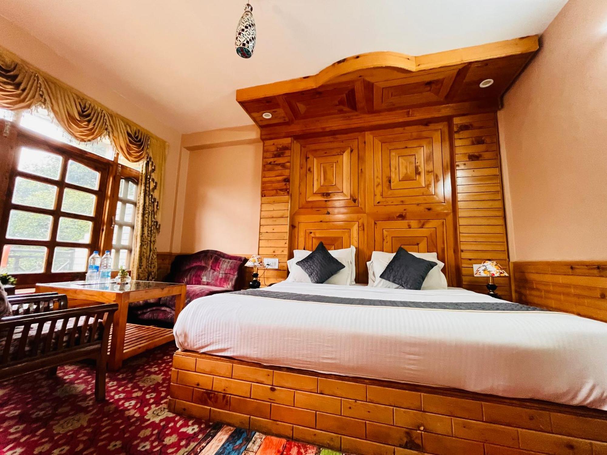Snow Clad Riverview Hotel & Resort, Manali Zewnętrze zdjęcie
