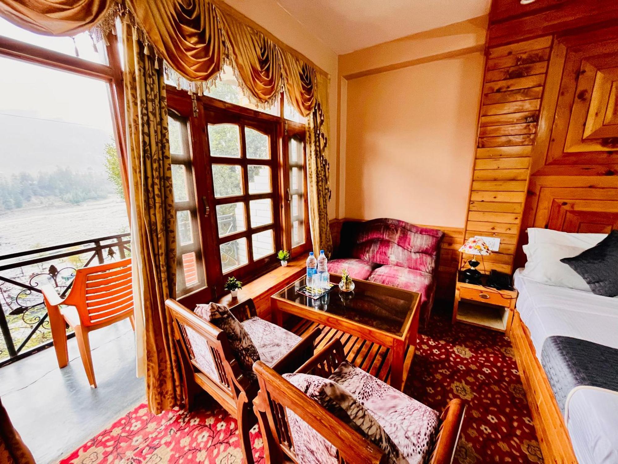 Snow Clad Riverview Hotel & Resort, Manali Zewnętrze zdjęcie
