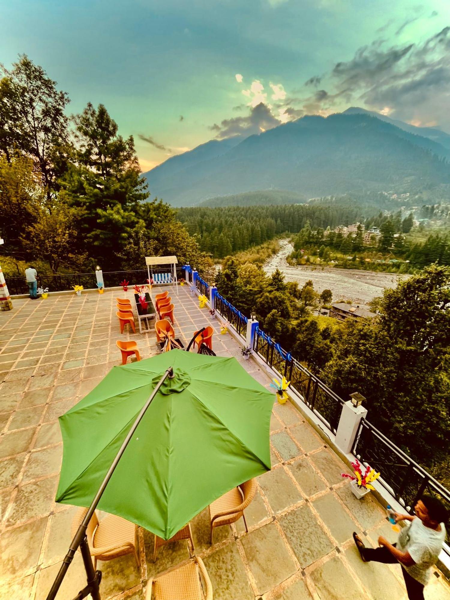 Snow Clad Riverview Hotel & Resort, Manali Zewnętrze zdjęcie
