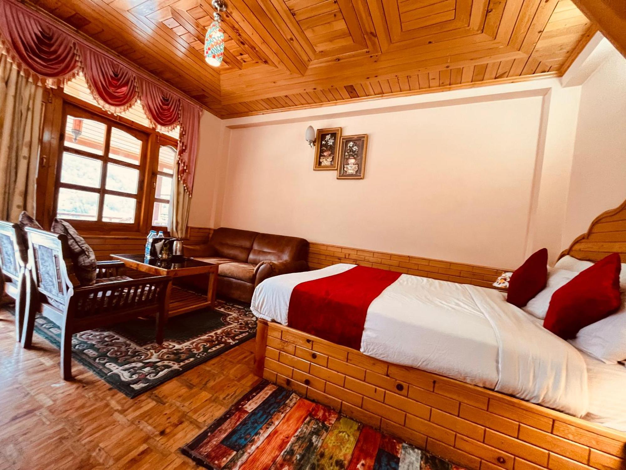 Snow Clad Riverview Hotel & Resort, Manali Zewnętrze zdjęcie