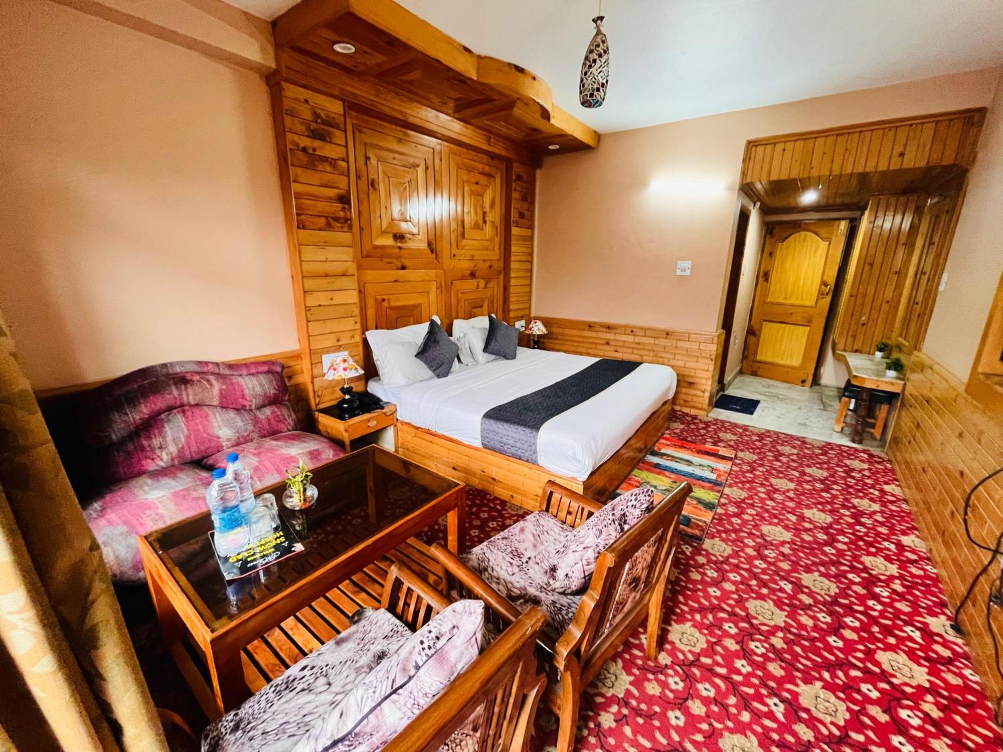 Snow Clad Riverview Hotel & Resort, Manali Zewnętrze zdjęcie