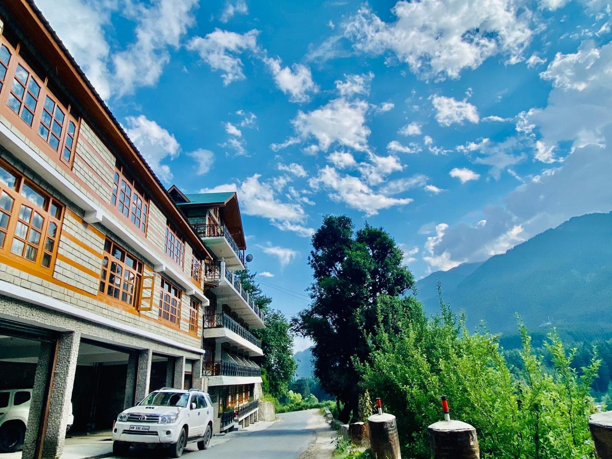 Snow Clad Riverview Hotel & Resort, Manali Zewnętrze zdjęcie